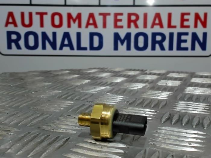 Oil pressure sensor Volkswagen Golf VIII 1.5 TSI BlueMotion 16V