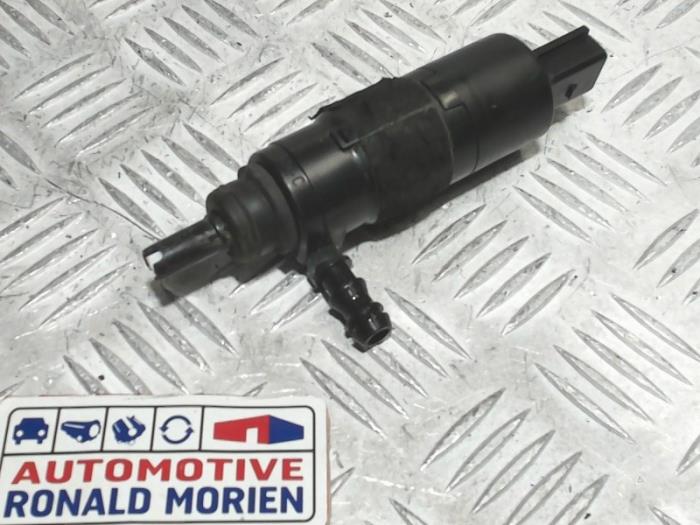 Używane Pompa spryskiwacza reflektorów Audi TT (8J3) 2.0 TFSI 16V Cena € 15,00 Procedura marży oferowane przez Automaterialen Ronald Morien B.V.