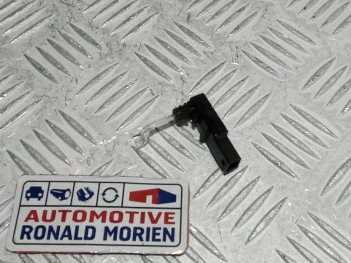 Gebrauchte Led Lampe Mini Clubman (F54) 1.5 Cooper 12V Preis € 5,00 Margenregelung angeboten von Automaterialen Ronald Morien B.V.