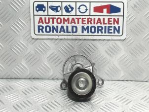 Usagé Rouleau tendeur courroie trapézoïdale multiple Volkswagen Passat (3G2) 2.0 TDI 16V 150 Prix € 25,00 Prix TTC proposé par Automaterialen Ronald Morien B.V.