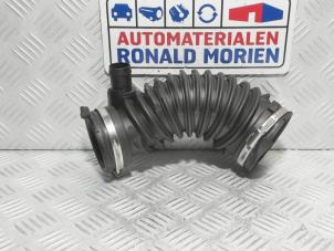 Used Air intake hose Volkswagen Passat (3G2) 2.0 TDI 16V 150 Price € 20,00 Inclusive VAT offered by Automaterialen Ronald Morien B.V.