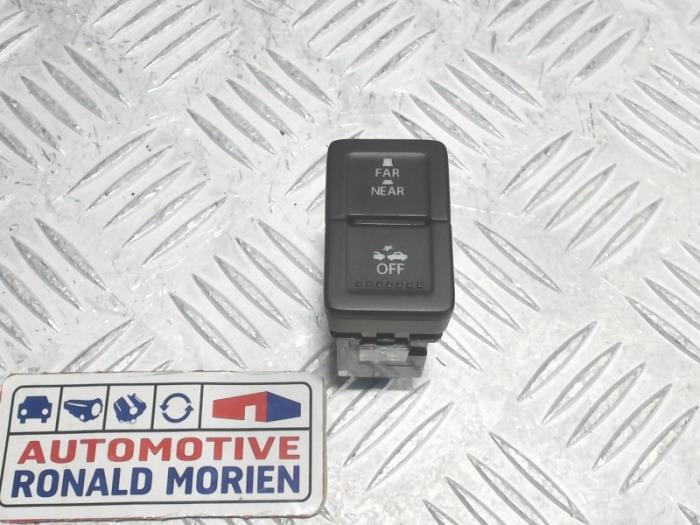 Gebrauchte Schalter Suzuki Baleno (EW/FW) 1.2 Dual Jet 16V Hybrid Preis € 15,00 Margenregelung angeboten von Automaterialen Ronald Morien B.V.