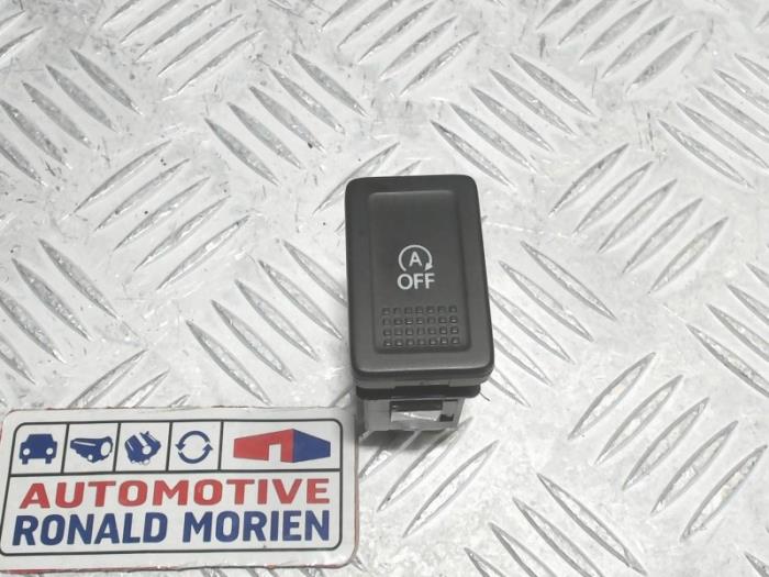 Używane Przelacznik Start/Stop Suzuki Baleno (EW/FW) 1.2 Dual Jet 16V Hybrid Cena € 15,00 Procedura marży oferowane przez Automaterialen Ronald Morien B.V.