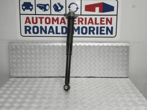 Used Rear shock absorber, left Volkswagen Golf VII (AUA) 2.0 TDI 150 16V Price € 45,00 Inclusive VAT offered by Automaterialen Ronald Morien B.V.