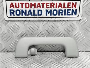 Usados Manilla Audi A8 (D5) 3.0 V6 24V 50 TDI Mild Hybrid Quattro Precio € 14,99 IVA incluido ofrecido por Automaterialen Ronald Morien B.V.