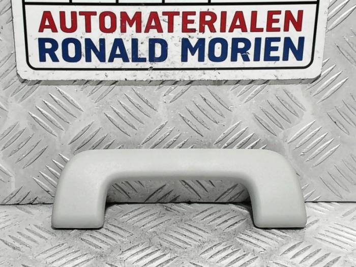 Begagnade Handtag Audi A8 (D5) 3.0 V6 24V 50 TDI Mild Hybrid Quattro Pris € 14,99 Inklusive moms erbjuds av Automaterialen Ronald Morien B.V.