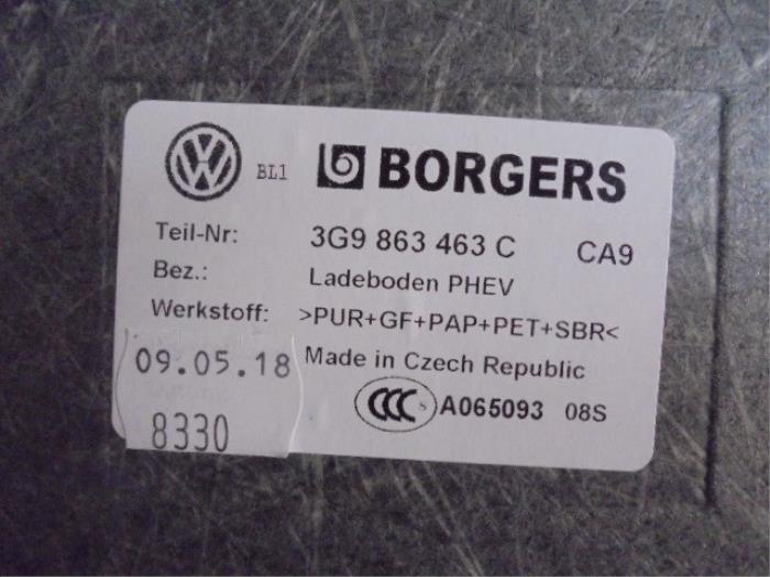 Bodenblech Kofferraum van een Volkswagen Passat Variant (3G5) 1.4 TSI GTE 16V 2019