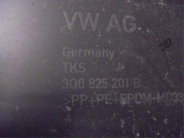 Plaque de protection sol d'un Volkswagen Passat Variant (3G5) 1.4 TSI GTE 16V 2019