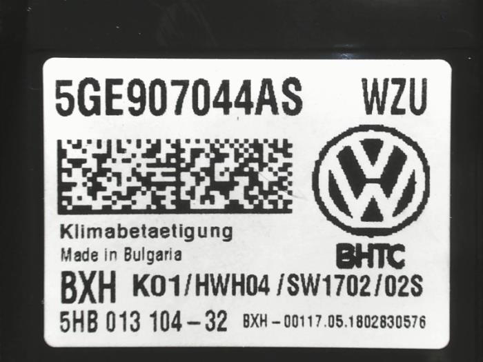 Heizung Bedienpaneel van een Volkswagen Passat Variant (3G5) 1.4 TSI GTE 16V 2019