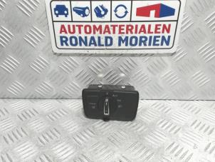Usados Interruptor de luz Volkswagen Passat Variant (3G5) 1.4 TSI GTE 16V Precio € 25,00 IVA incluido ofrecido por Automaterialen Ronald Morien B.V.