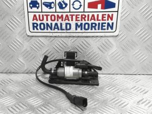Usados Bomba eléctrica de combustible Volkswagen Passat Variant (3G5) 1.4 TSI GTE 16V Precio € 124,99 IVA incluido ofrecido por Automaterialen Ronald Morien B.V.