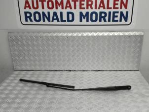 Used Front wiper arm Volkswagen Passat Variant (3G5) 1.4 TSI GTE 16V Price € 25,00 Inclusive VAT offered by Automaterialen Ronald Morien B.V.