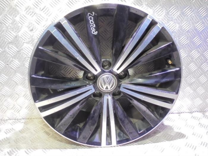 Wheel from a Volkswagen Tiguan (5N1/2) 1.4 TSI 16V 2018