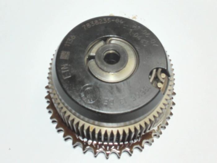Camshaft adjuster from a BMW 3-Serie 2008
