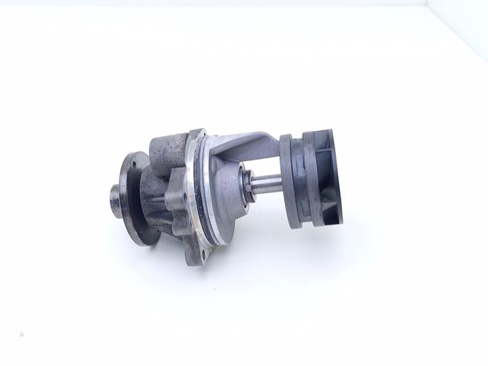 Begagnade Vattenpump BMW M3 (E92) 4.0 V8 32V Pris € 75,00 Marginaltabell erbjuds av Automaterialen Ronald Morien B.V.