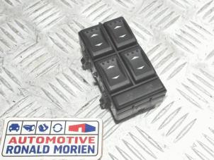 Używane Przelacznik elektrycznej szyby Ford Mondeo III Wagon 1.8 16V Cena € 15,00 Procedura marży oferowane przez Automaterialen Ronald Morien B.V.