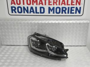 Used Headlight, right Volkswagen Golf VII (AUA) 2.0 TDI 150 16V Price € 199,00 Inclusive VAT offered by Automaterialen Ronald Morien B.V.