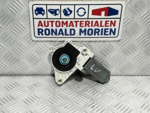 Used Door window motor Volkswagen Golf VII (AUA) 2.0 TDI 150 16V Price € 19,00 Inclusive VAT offered by Automaterialen Ronald Morien B.V.