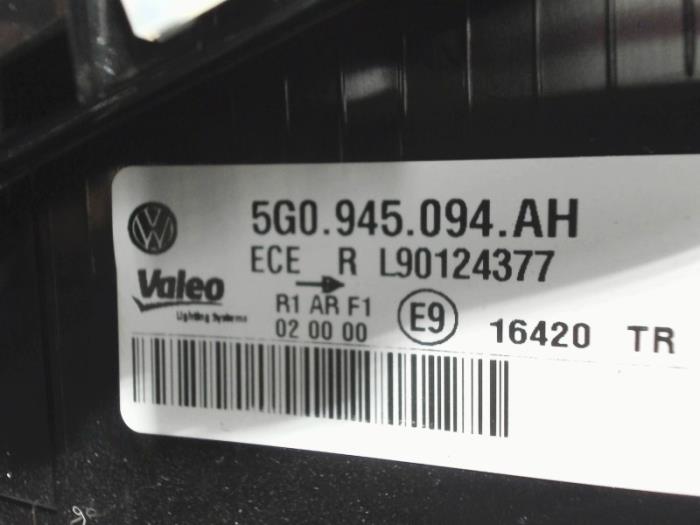 Luz trasera derecha de un Volkswagen Golf VII (AUA) 2.0 TDI 150 16V 2019
