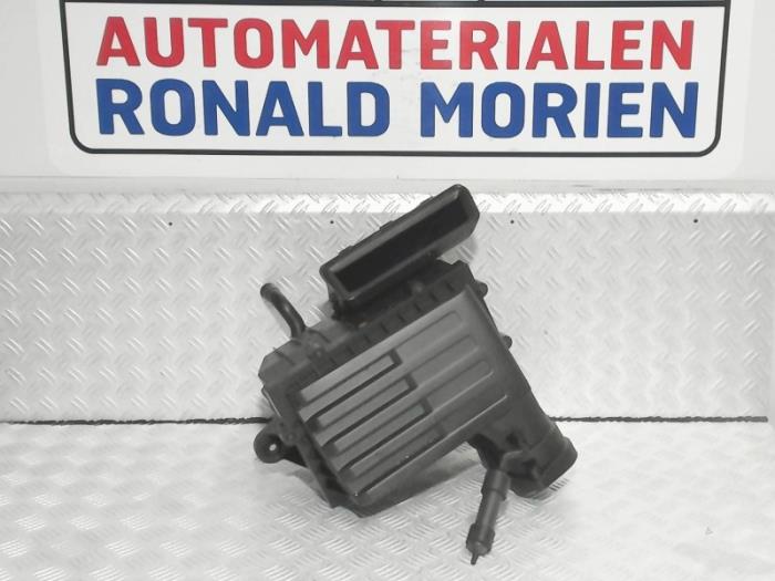 Begagnade Luftfilter Volkswagen Golf VII (AUA) 2.0 TDI 16V Pris € 50,00 Inklusive moms erbjuds av Automaterialen Ronald Morien B.V.