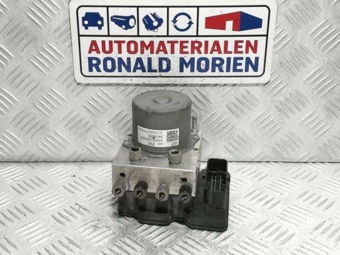 Używane Pompa ABS Opel Karl 1.0 12V Cena € 49,00 Procedura marży oferowane przez Automaterialen Ronald Morien B.V.
