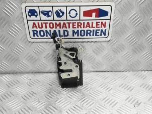 Usagé Serrure portière mécanique 4portes arrière gauche Opel Karl 1.0 12V Prix € 15,00 Règlement à la marge proposé par Automaterialen Ronald Morien B.V.