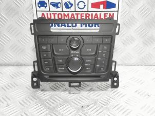 Usagé Panneau commande radio Opel Zafira Tourer (P12) 1.4 Turbo 16V Ecotec Prix € 49,00 Règlement à la marge proposé par Automaterialen Ronald Morien B.V.