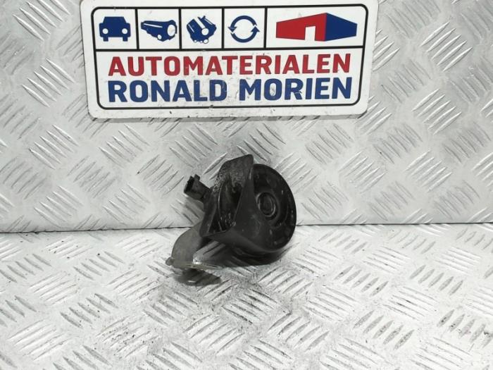 Używane Klakson Opel Zafira Tourer (P12) 1.4 Turbo 16V Ecotec Cena € 15,00 Procedura marży oferowane przez Automaterialen Ronald Morien B.V.
