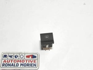 Used Rear window heating switch Volkswagen Polo V (6R) 1.2 TSI 16V BlueMotion Technology Price € 10,00 Margin scheme offered by Automaterialen Ronald Morien B.V.