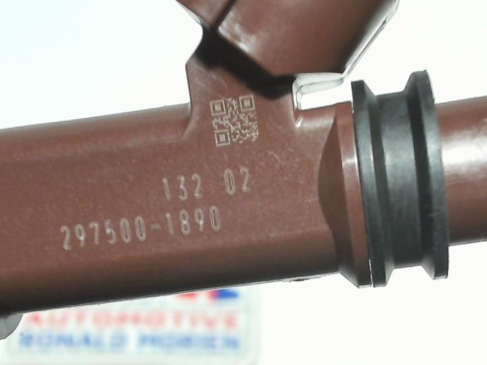 Injector (petrol injection) from a Suzuki Swift (ZA/ZC/ZD1/2/3/9) 1.3 VVT 16V 2008