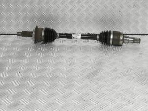 Usagé Arbre de transmission avant gauche Suzuki Swift (ZA/ZC/ZD1/2/3/9) 1.6 Sport VVT 16V Prix € 95,00 Règlement à la marge proposé par Automaterialen Ronald Morien B.V.