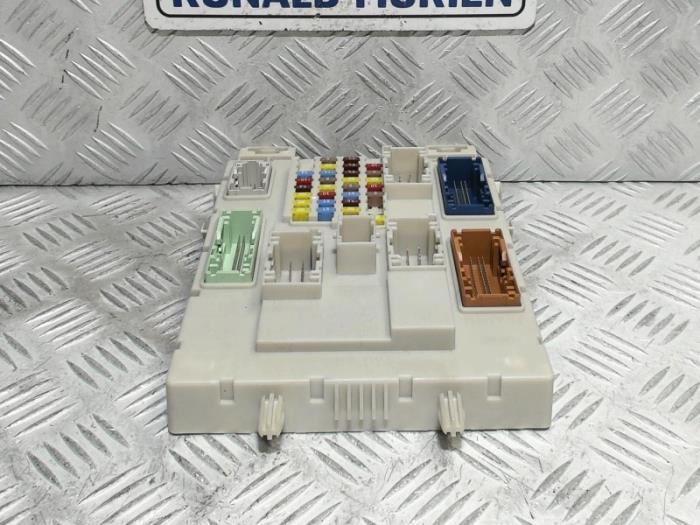 Fuse box Ford CMax 1.0 TiVCT EcoBoost 12V 125 2443670 FOMOCO