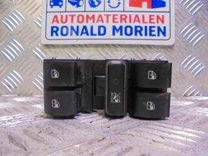 Usados Interruptor combinado de ventanillas Fiat 500L (199) Precio € 30,00 Norma de margen ofrecido por Automaterialen Ronald Morien B.V.