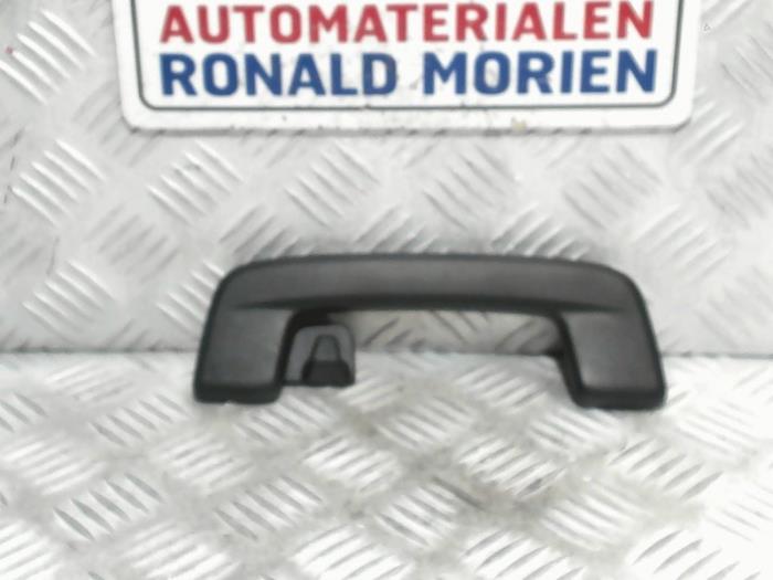 Gebrauchte Handgriff Audi A3 Sportback (8YA) 2.0 30 TDI 16V Preis € 9,99 Mit Mehrwertsteuer angeboten von Automaterialen Ronald Morien B.V.