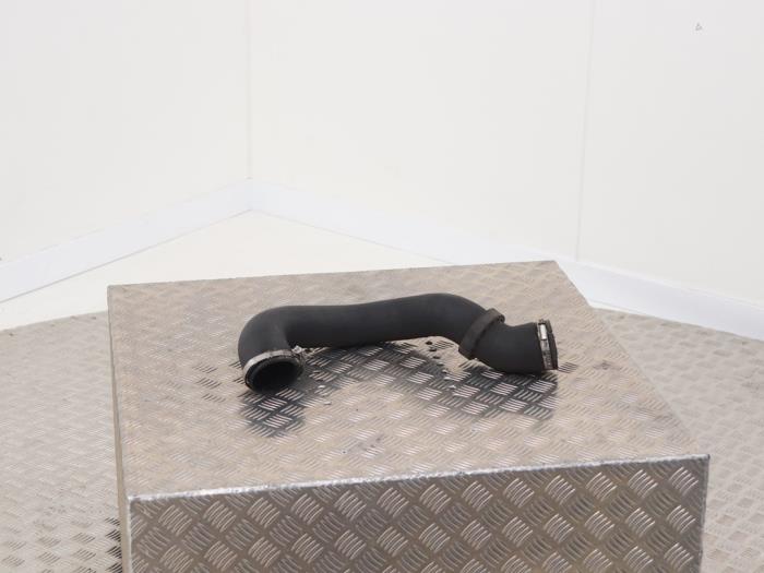 Gebrauchte Intercooler Rohr Volkswagen Transporter T5 2.0 BiTDI DRF Preis € 45,00 Margenregelung angeboten von Automaterialen Ronald Morien B.V.