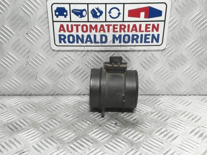 Usagé Débitmètre Ssang Yong Rodius 2.0 e-200 Xdi 16V 4WD Prix € 29,00 Règlement à la marge proposé par Automaterialen Ronald Morien B.V.