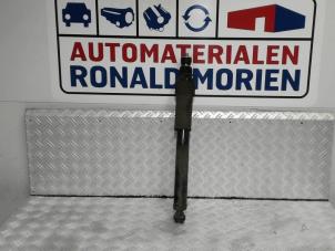 Used Rear shock absorber, left Ssang Yong Rodius 2.0 e-200 Xdi 16V 4WD Price € 29,00 Margin scheme offered by Automaterialen Ronald Morien B.V.