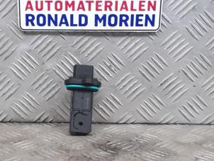 Używane Czujnik masy powietrza Opel Corsa D 1.4 16V Twinport Cena € 12,40 Procedura marży oferowane przez Automaterialen Ronald Morien B.V.