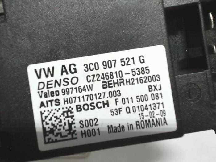 Heater resistor from a Volkswagen Passat CC (357) 2.0 TDI 16V 140 2015