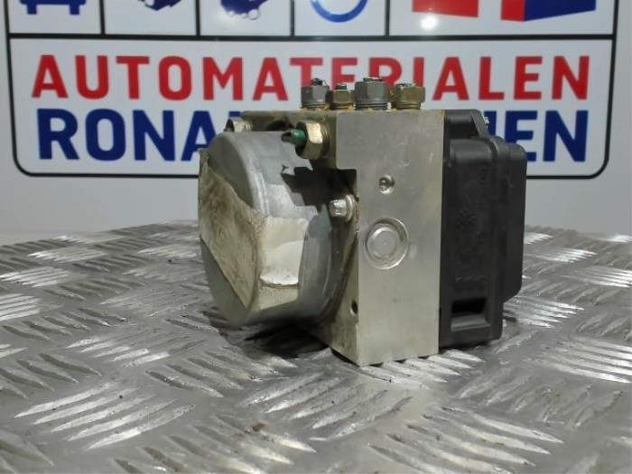 Gebrauchte ABS Pumpe Renault Grand Scénic II (JM) 1.6 16V Preis € 50,00 Margenregelung angeboten von Automaterialen Ronald Morien B.V.