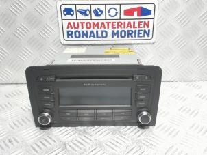 Used Radio CD player Audi A3 Sportback (8PA) 1.8 TFSI 16V Price € 75,00 Margin scheme offered by Automaterialen Ronald Morien B.V.
