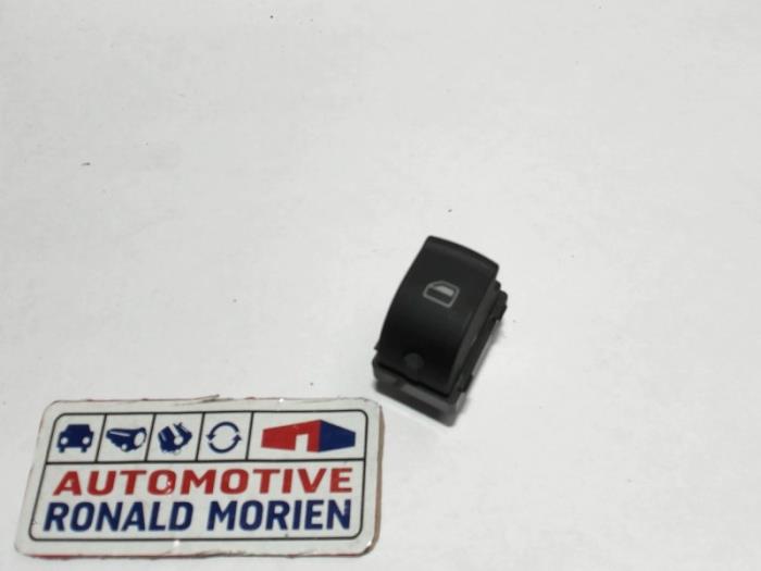 Usados Interruptor de ventanilla eléctrica Audi A3 Sportback (8PA) 1.8 TFSI 16V Precio € 4,99 Norma de margen ofrecido por Automaterialen Ronald Morien B.V.