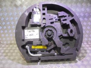 Usagé Kit de réparation pneus Audi A3 Sportback (8PA) 1.8 TFSI 16V Prix € 49,00 Règlement à la marge proposé par Automaterialen Ronald Morien B.V.