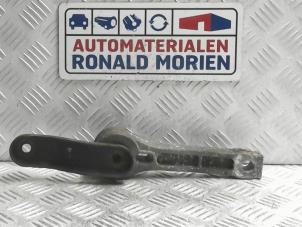 Używane Wspornik skrzyni biegów Audi A3 Sportback (8PA) 1.4 TFSI 16V Cena € 15,00 Procedura marży oferowane przez Automaterialen Ronald Morien B.V.