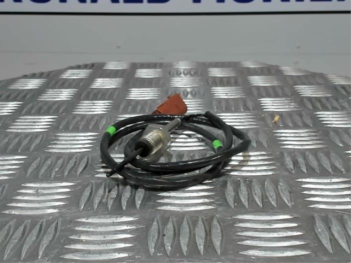 Usagé Sensor température d’échappement Volkswagen Passat Prix € 25,00 Prix TTC proposé par Automaterialen Ronald Morien B.V.
