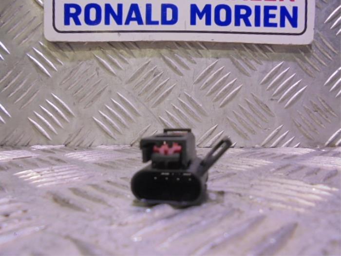 Usagé Divers BMW i3 (I01) i3 120Ah Prix € 6,05 Prix TTC proposé par Automaterialen Ronald Morien B.V.