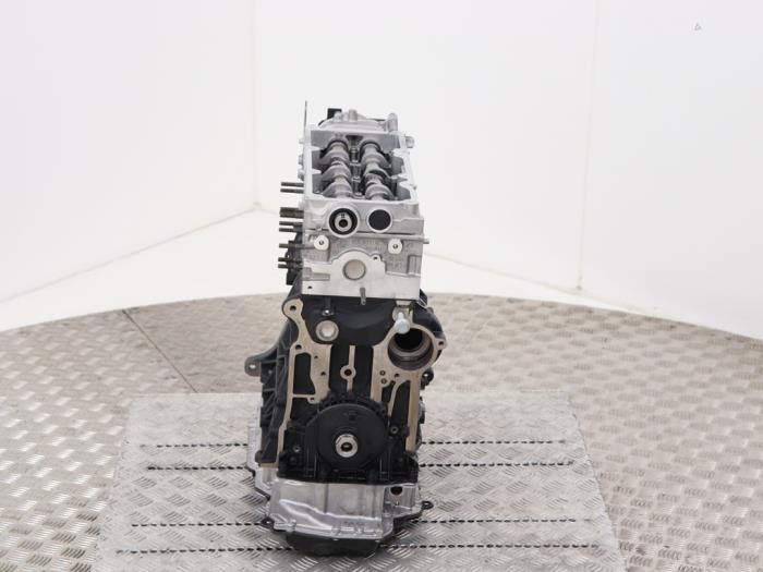Engine from a Volkswagen Golf VIII (CD1) 2.0 TDI BlueMotion 16V 2021