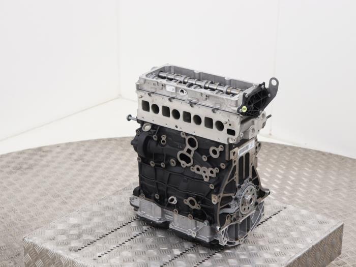 Engine from a Volkswagen Golf VIII (CD1) 2.0 TDI BlueMotion 16V 2021