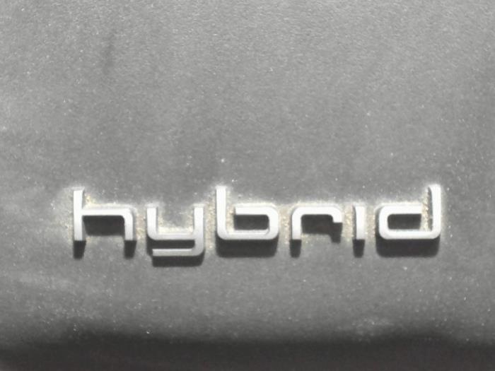 Engine cover from a Audi Q5 (8RB) 2.0 TFSI 16V Hybrid Quattro 2013