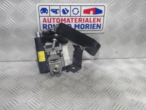 Used Rear seatbelt, right Renault Clio III (BR/CR) 1.2 16V 75 Price € 20,00 Margin scheme offered by Automaterialen Ronald Morien B.V.